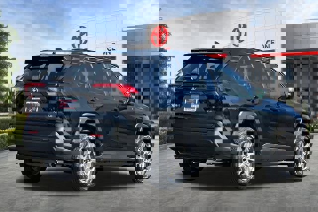 Used 2025 Toyota RAV4 XLE image 4