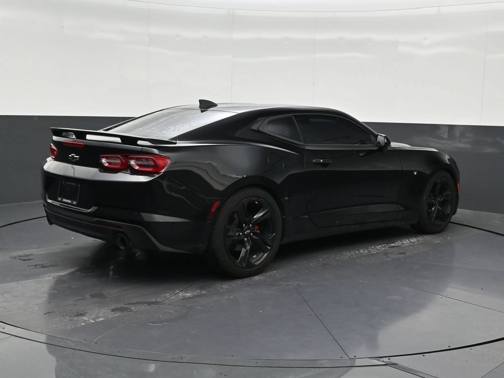 Used 2020 Chevrolet Camaro LT RWD image 5