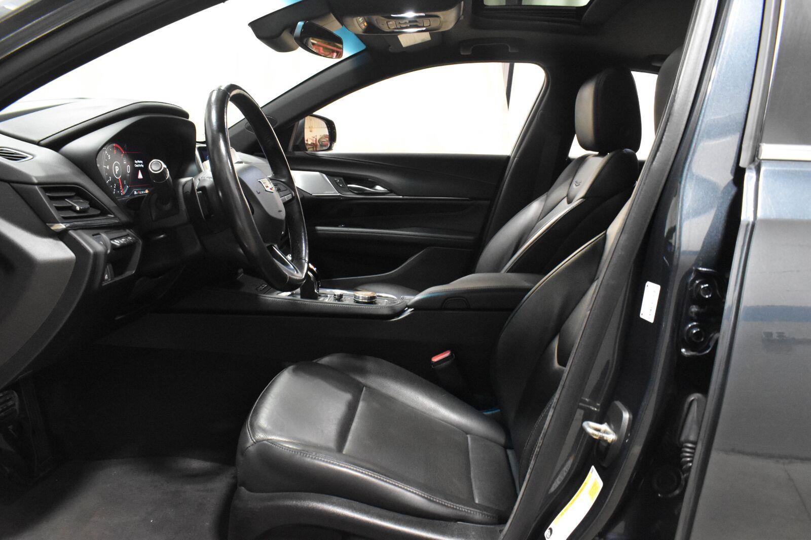 Used 2022 Cadillac CT4 Premium Luxury AWD/4WD image 2