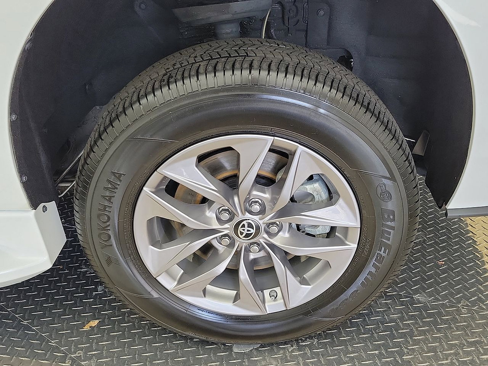 Used 2022 Toyota Sienna XLE FWD image 26