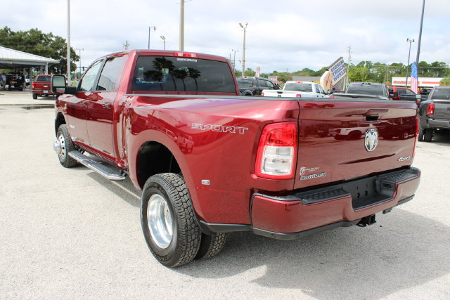 Used 2024 RAM 3500 Big Horn w/ Sport Appearance Package AWD/4WD image 8