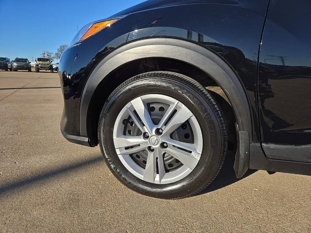 Used 2021 Nissan Kicks S image 10