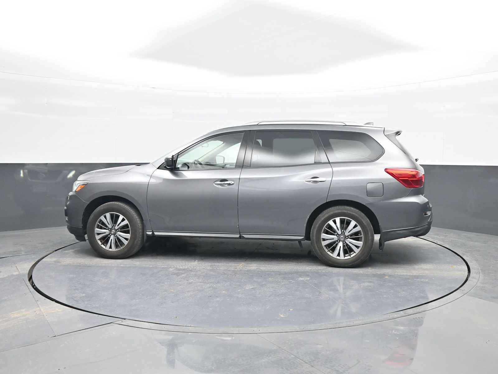 Used 2020 Nissan Pathfinder S image 5