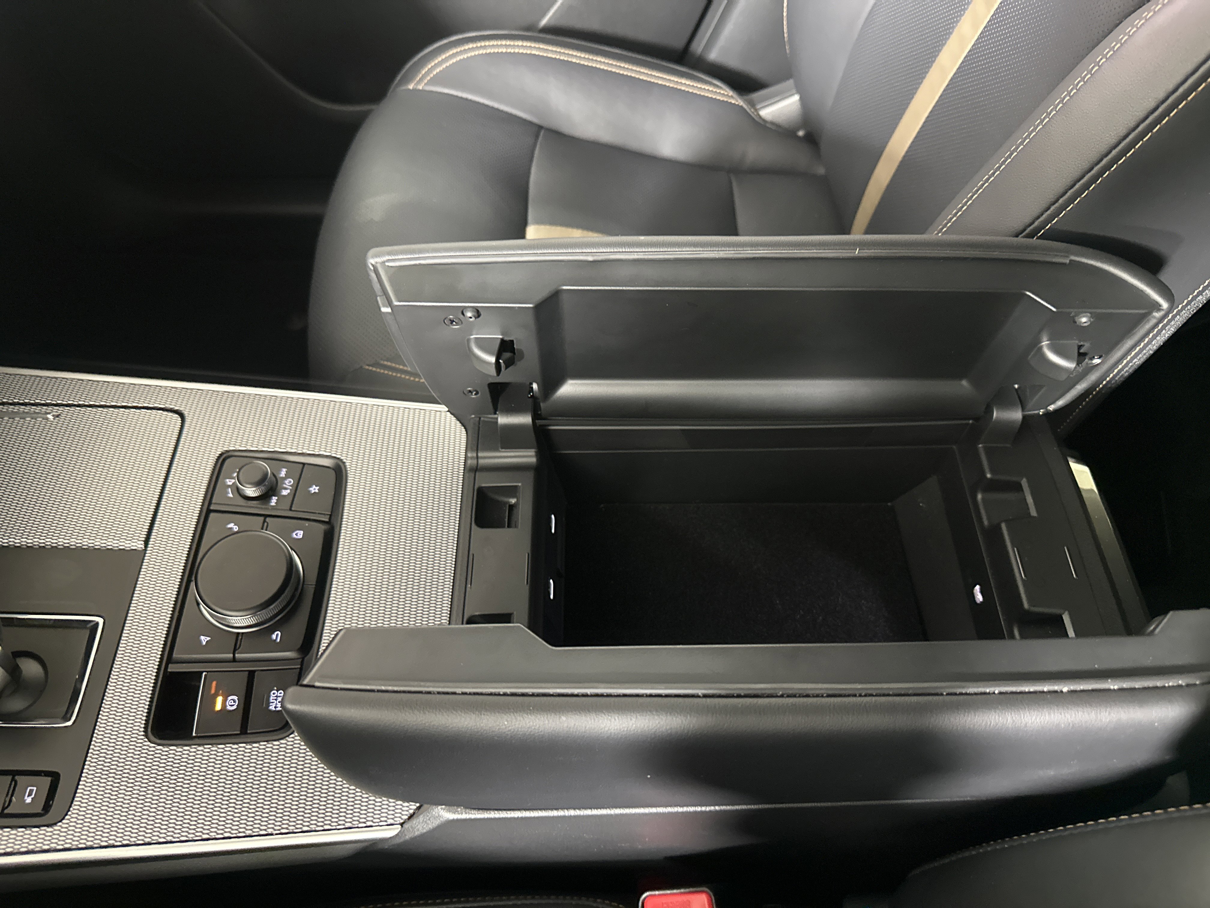 Certified 2025 MAZDA CX-70 Plug-In Hybrid w/ Premium Plus image 19