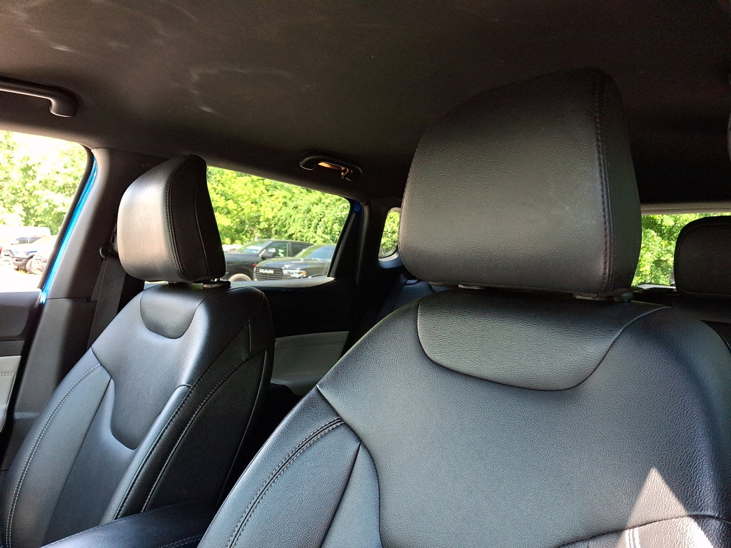 Used 2025 Jeep Compass Limited AWD/4WD image 24