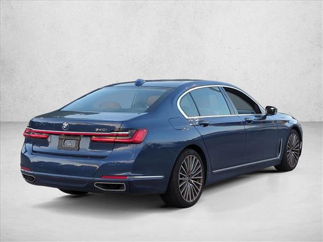 Used 2022 BMW 740i w/ Luxury Rear Seating Package RWD image 5