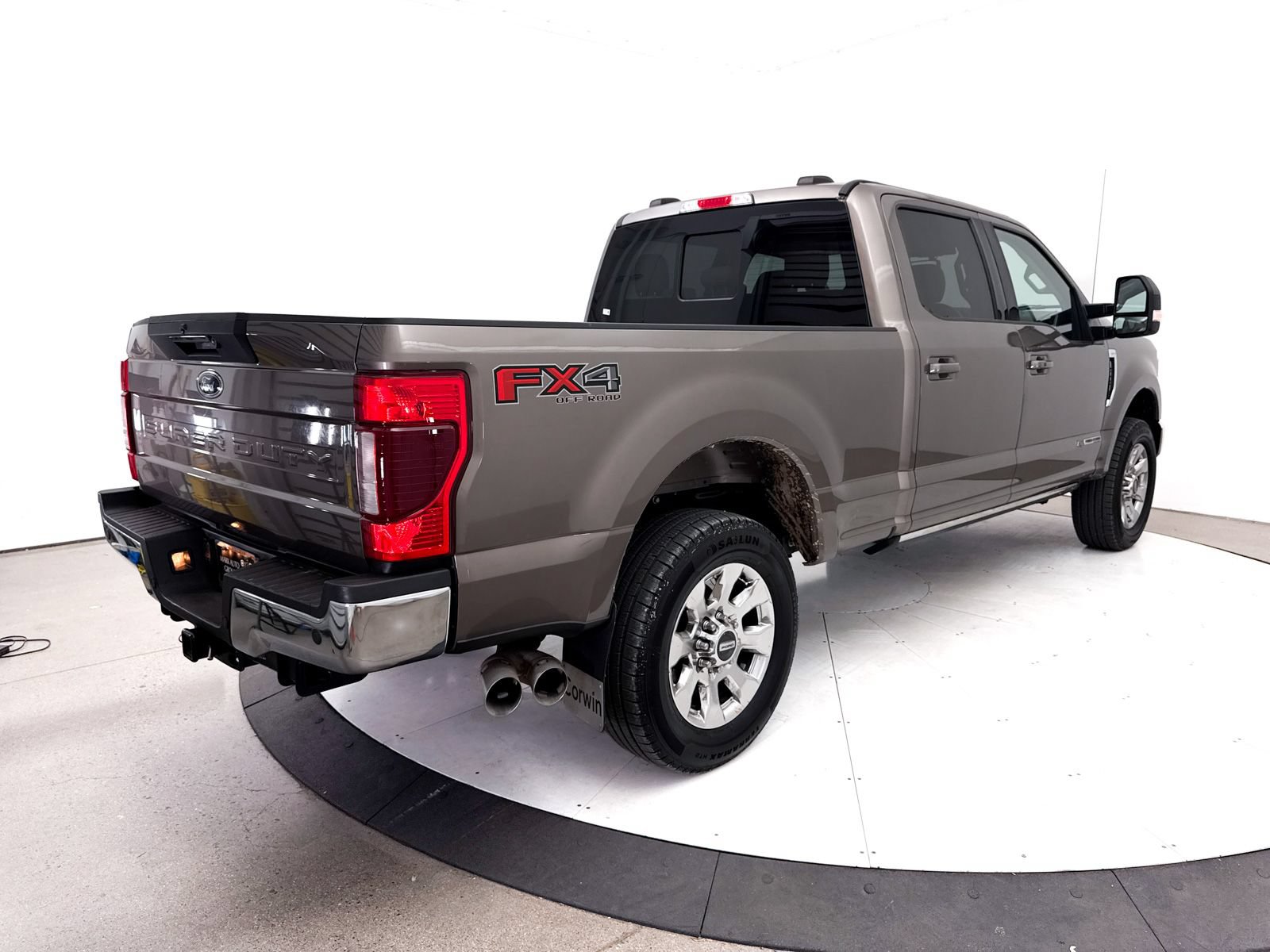 Used 2021 Ford F250 Lariat w/ Lariat Ultimate Package AWD/4WD image 18