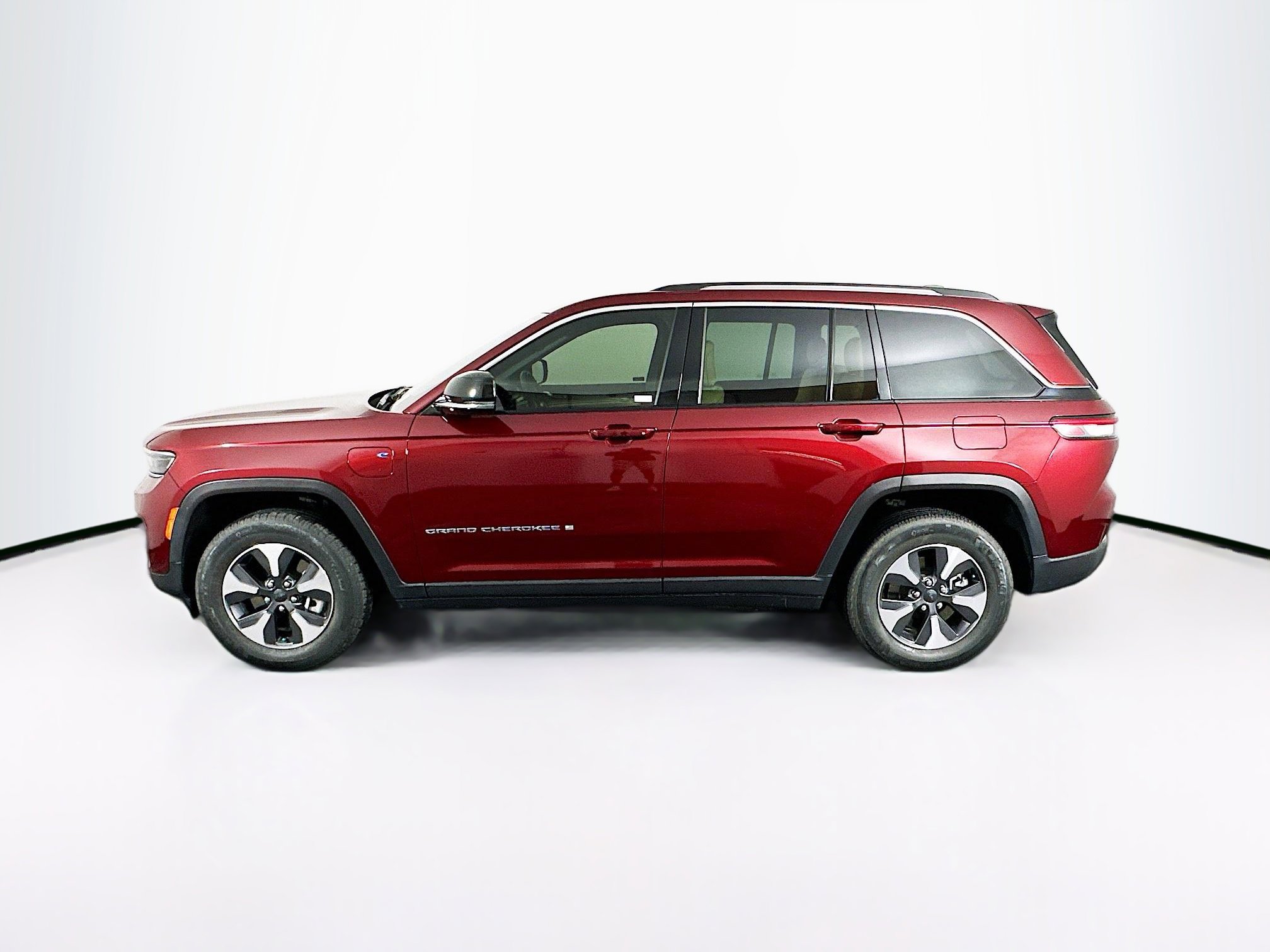 Used 2022 Jeep Grand Cherokee Limited 4xe image 4