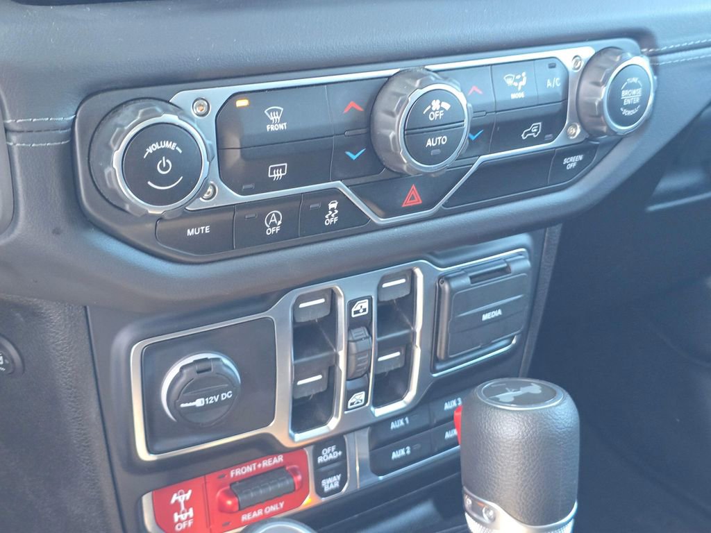 Used 2025 Jeep Wrangler Unlimited Rubicon image 28