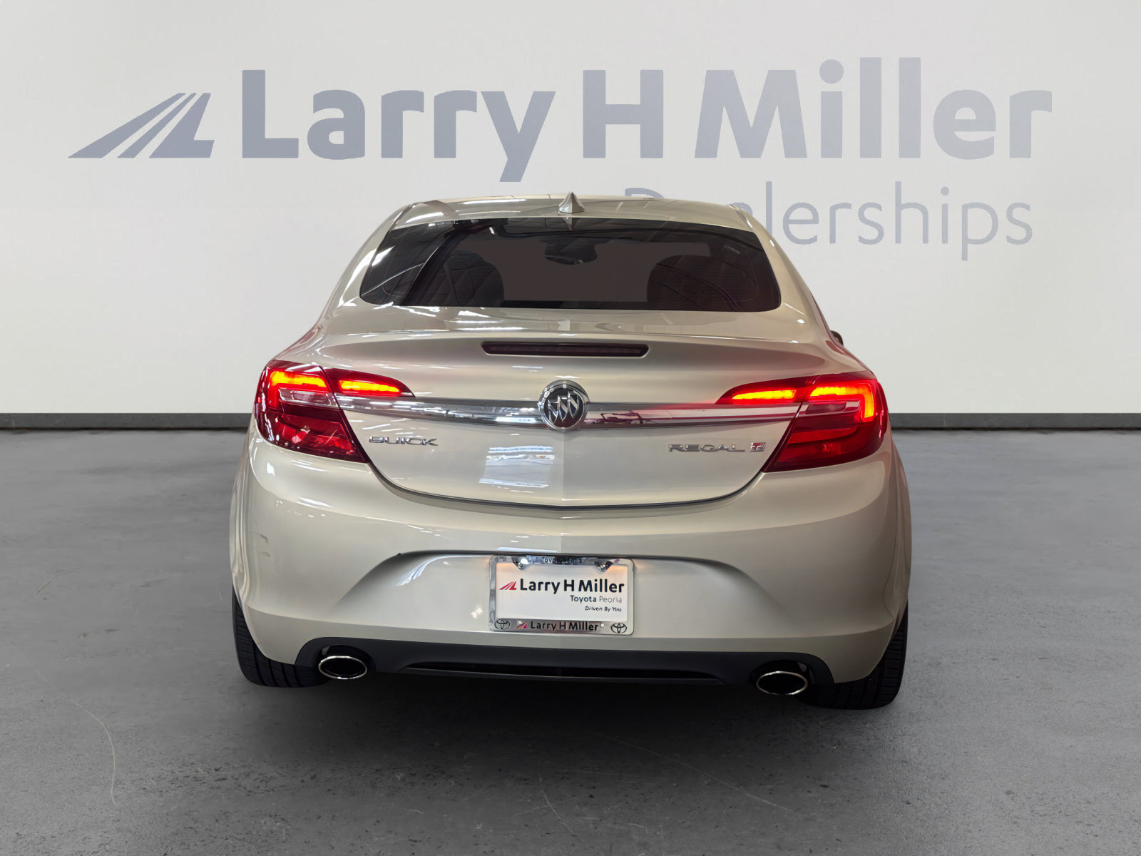 Used 2016 Buick Regal FWD image 4