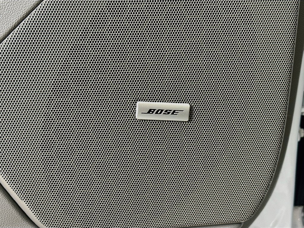New 2026 Cadillac XT5 Premium Luxury w/ LPO, Floor Liner Package AWD/4WD image 24