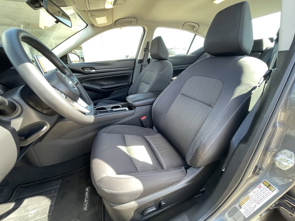 Used 2024 Nissan Altima 2.5 SV image 12