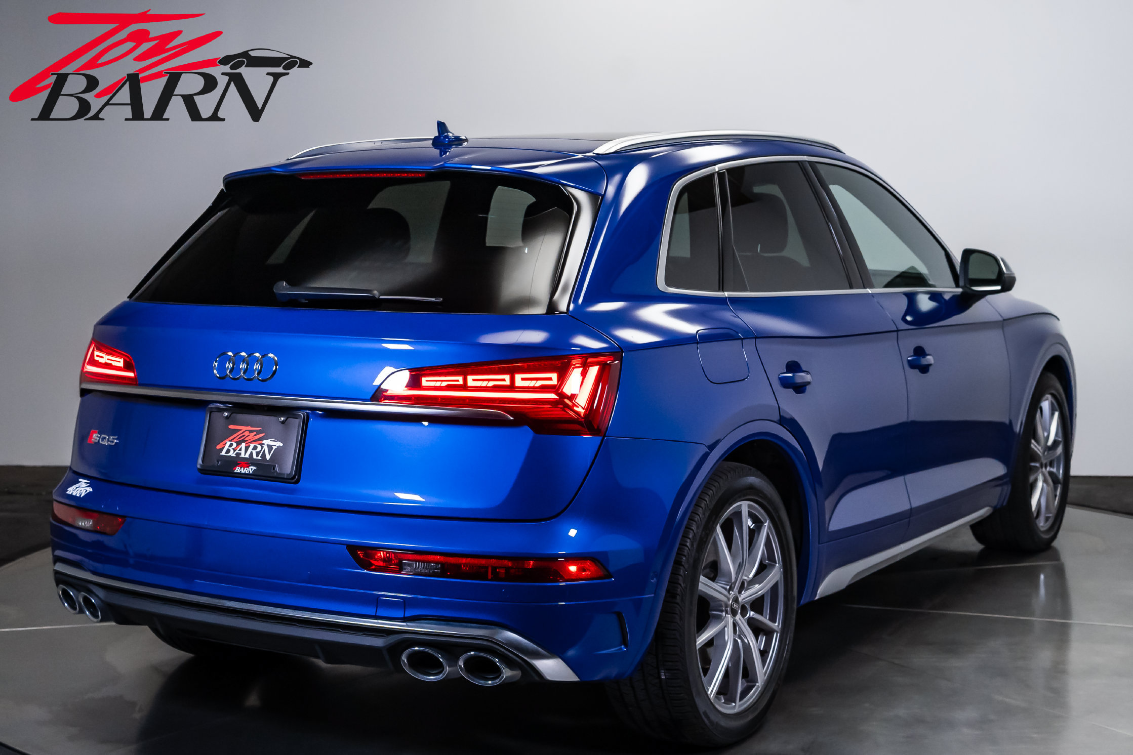 Used 2024 Audi SQ5 Prestige AWD/4WD image 5