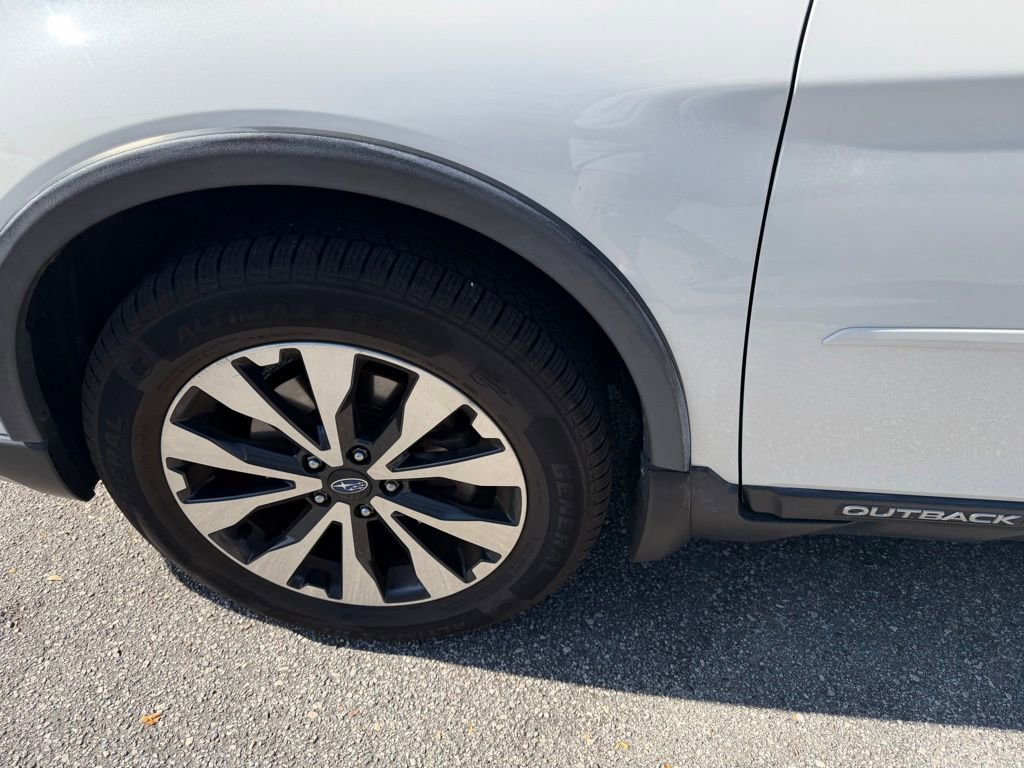 Used 2017 Subaru Outback 3.6R Limited AWD/4WD image 10