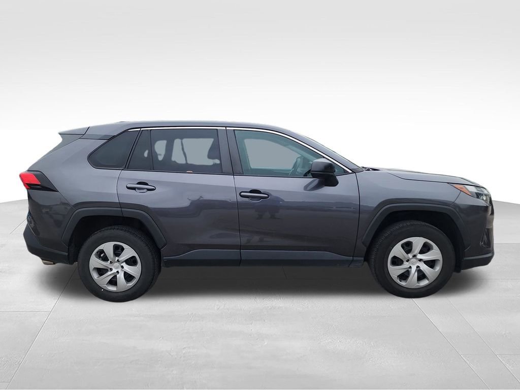 Used 2023 Toyota RAV4 LE FWD image 10