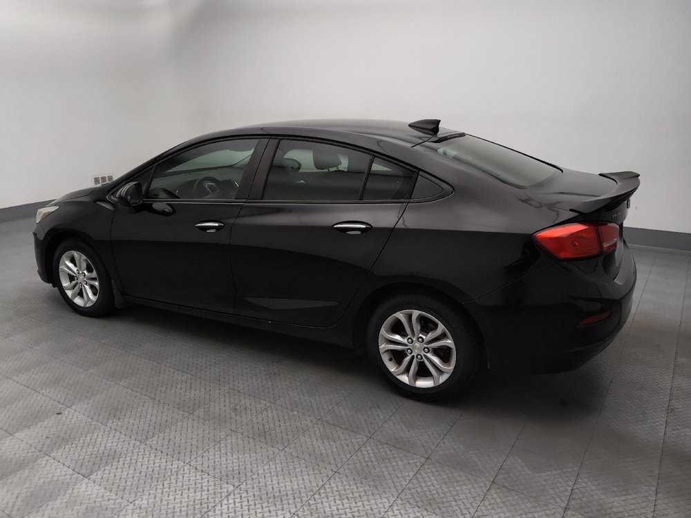 Used 2019 Chevrolet Cruze LS w/ LS Convenience Package FWD image 3