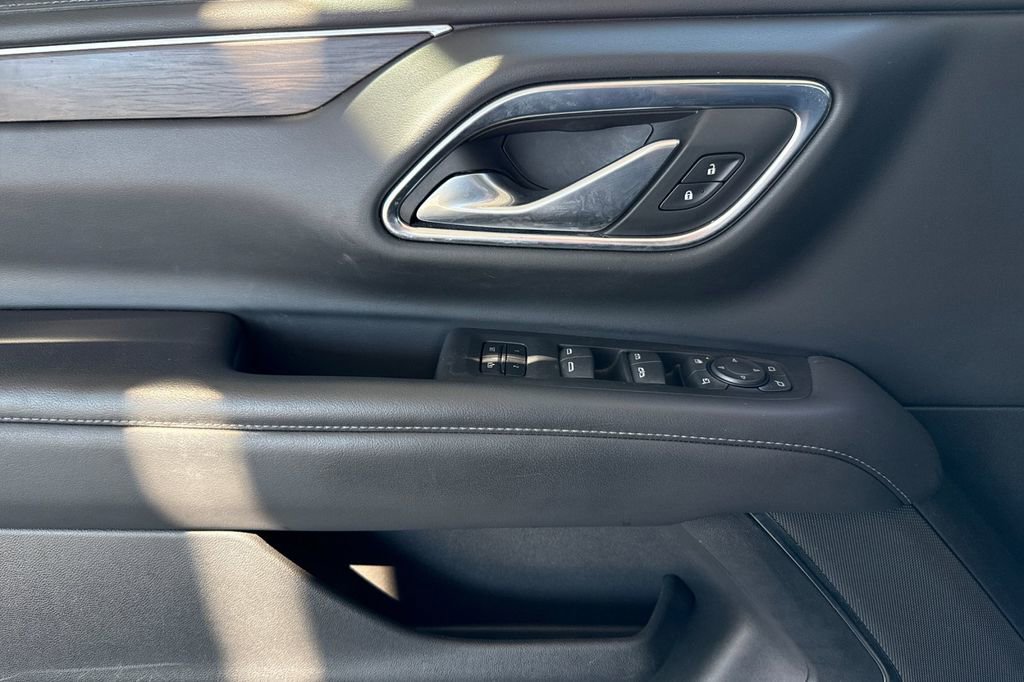 Used 2022 Chevrolet Suburban Z71 w/ Off-Road Capability Package image 16