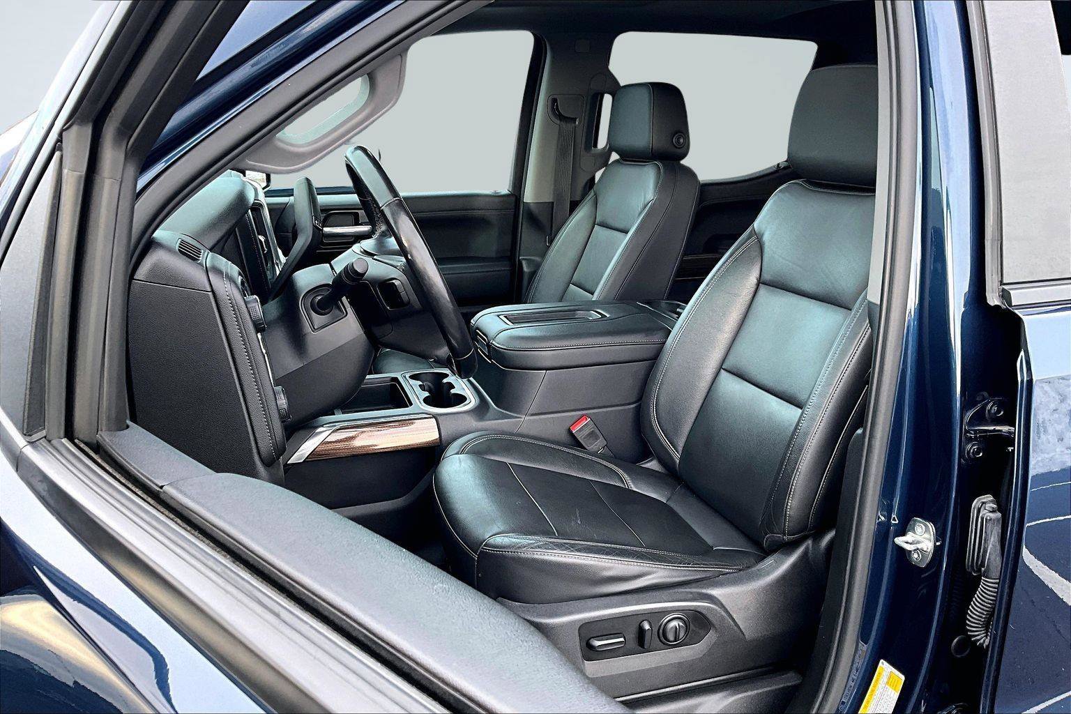 Used 2020 Chevrolet Silverado 1500 LT Trail Boss image 27