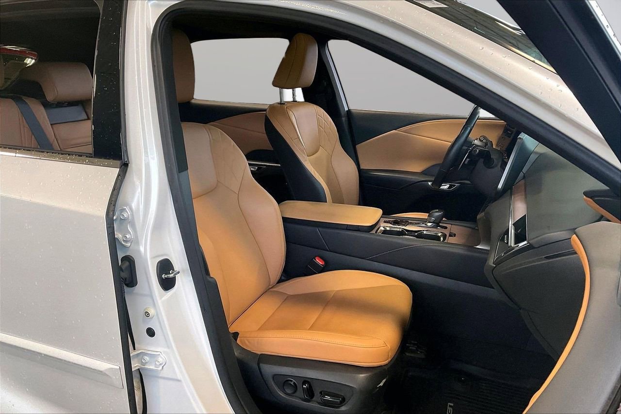 Used 2023 Lexus RX 350 Premium w/ Accessory Package image 25