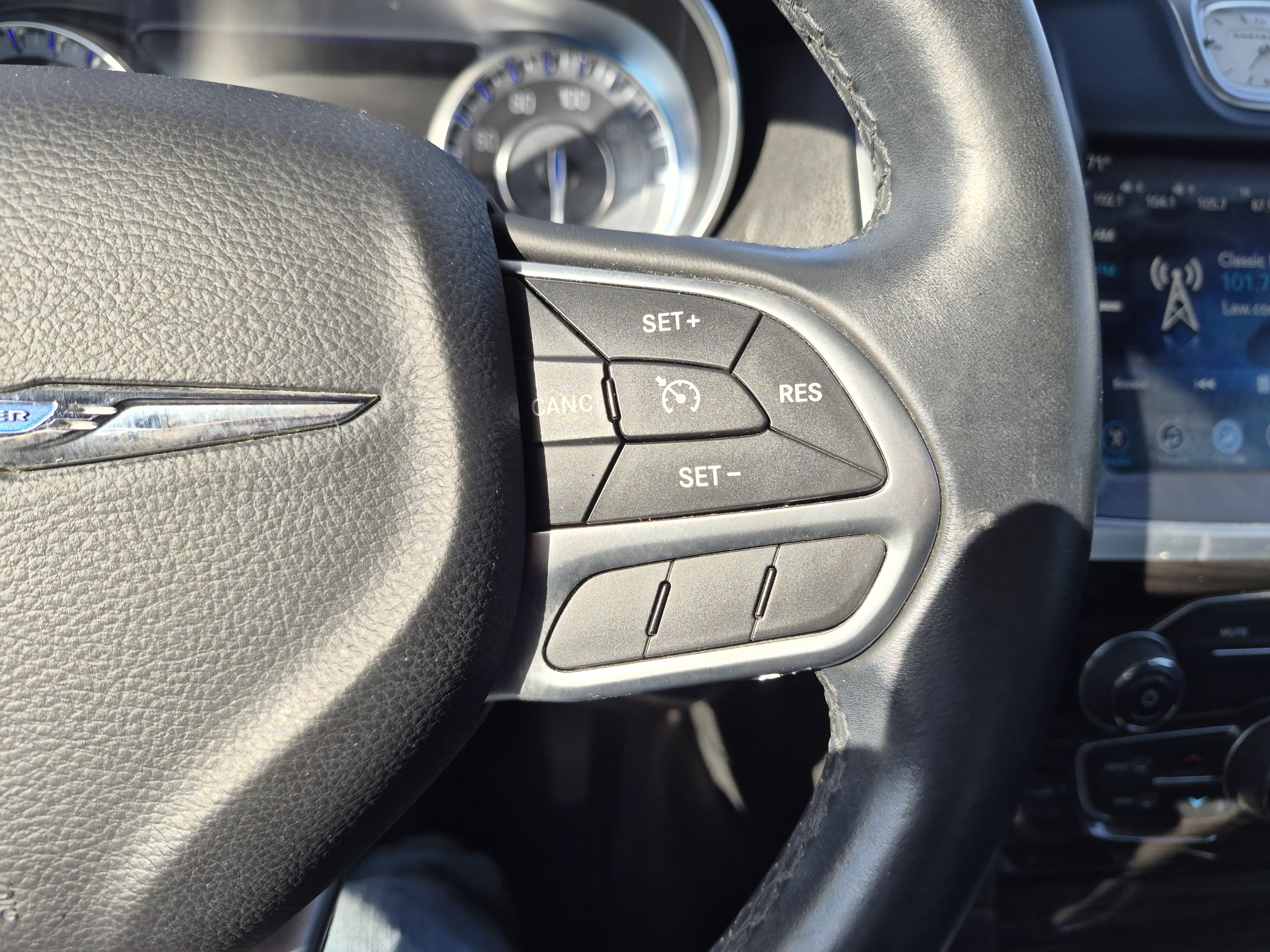 Used 2017 Chrysler 300 Limited AWD/4WD image 19