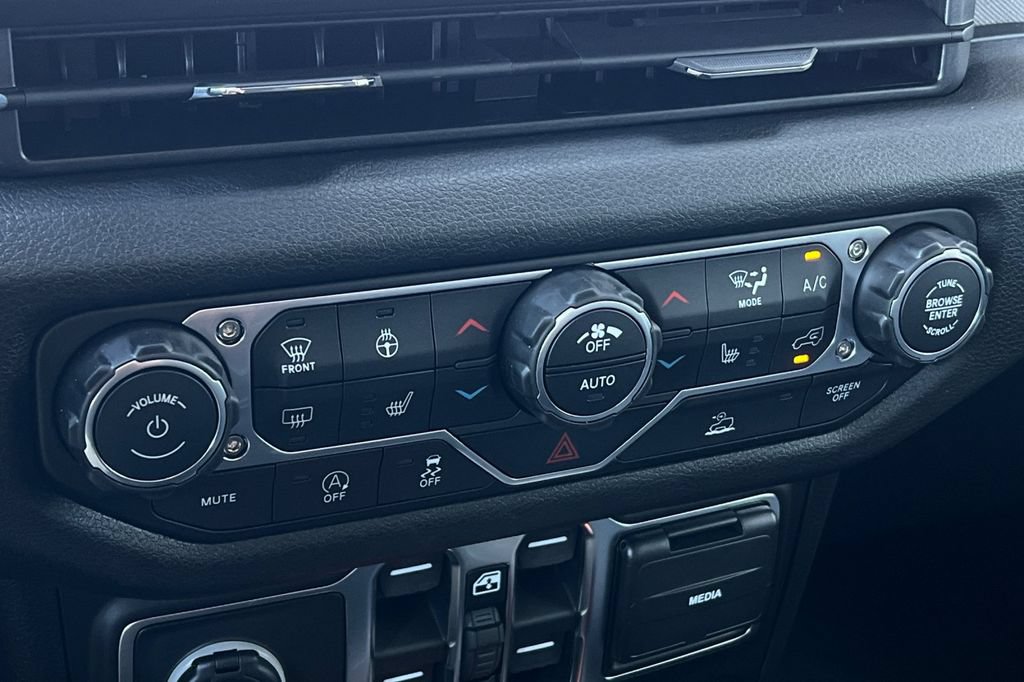 New 2026 Jeep Gladiator Mojave AWD/4WD image 19
