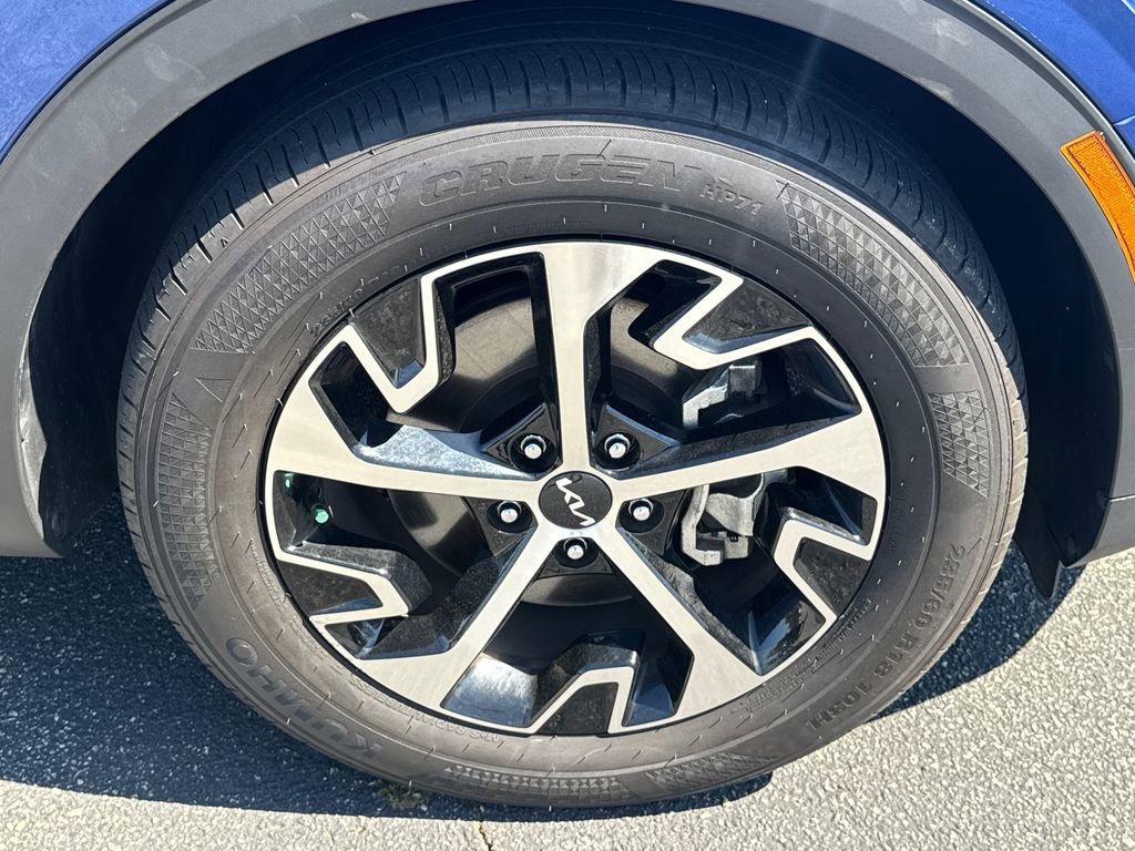Used 2024 Kia Sportage EX image 12
