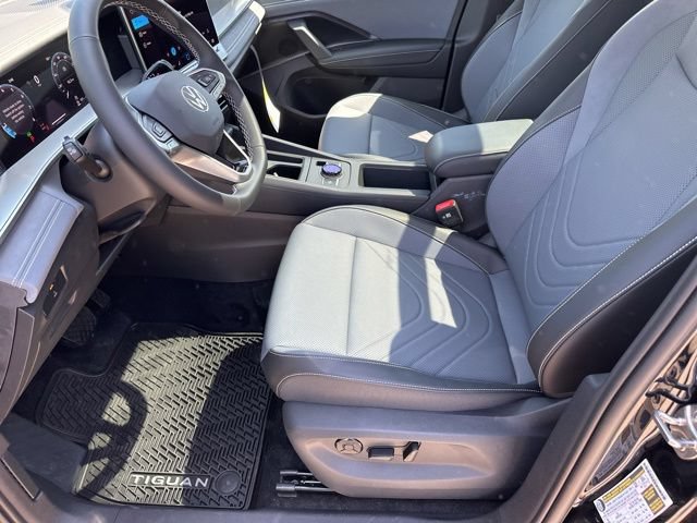 New 2026 Volkswagen Tiguan SE AWD/4WD image 11