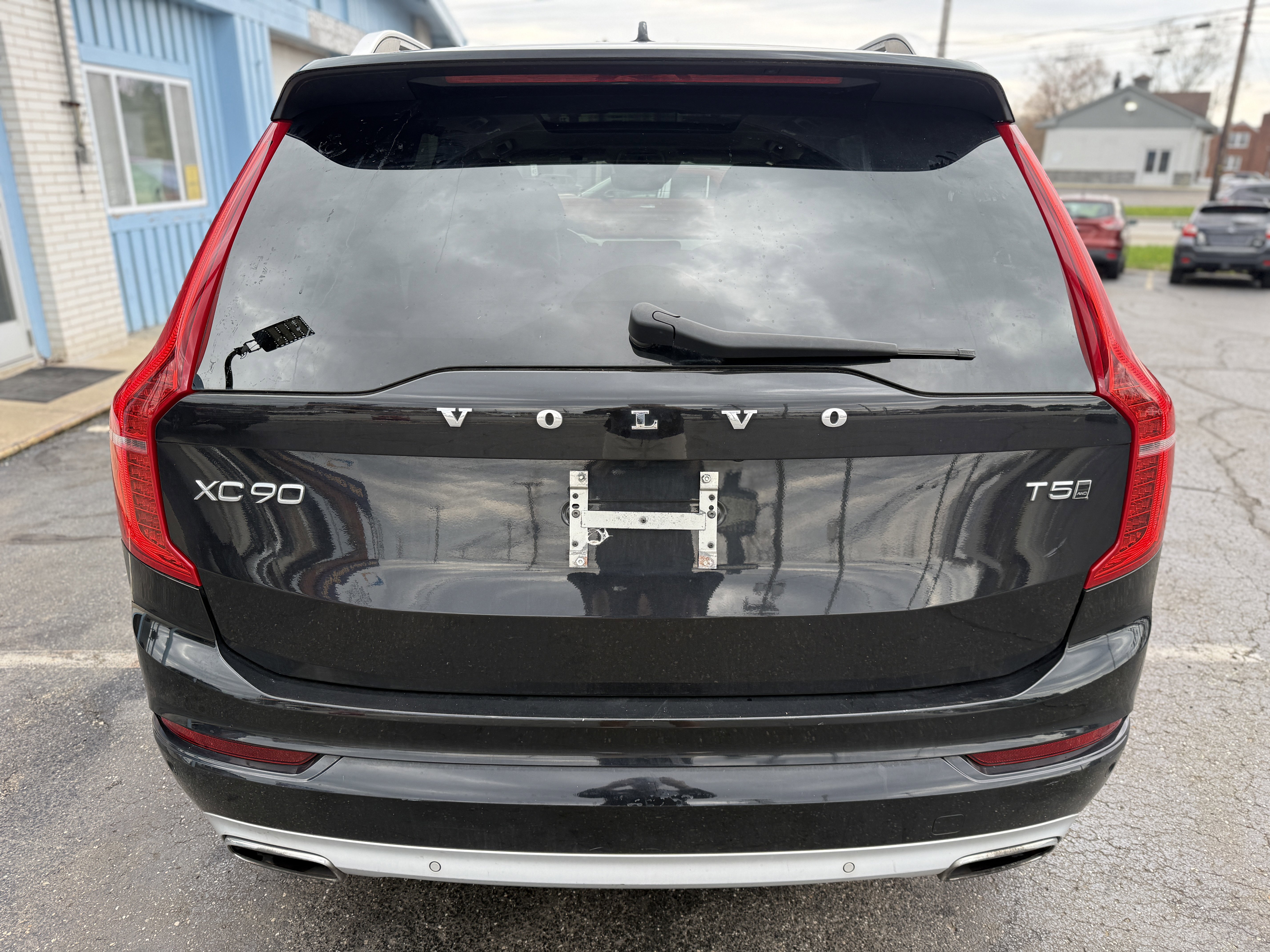 Used 2016 Volvo XC90 T5 Momentum image 4