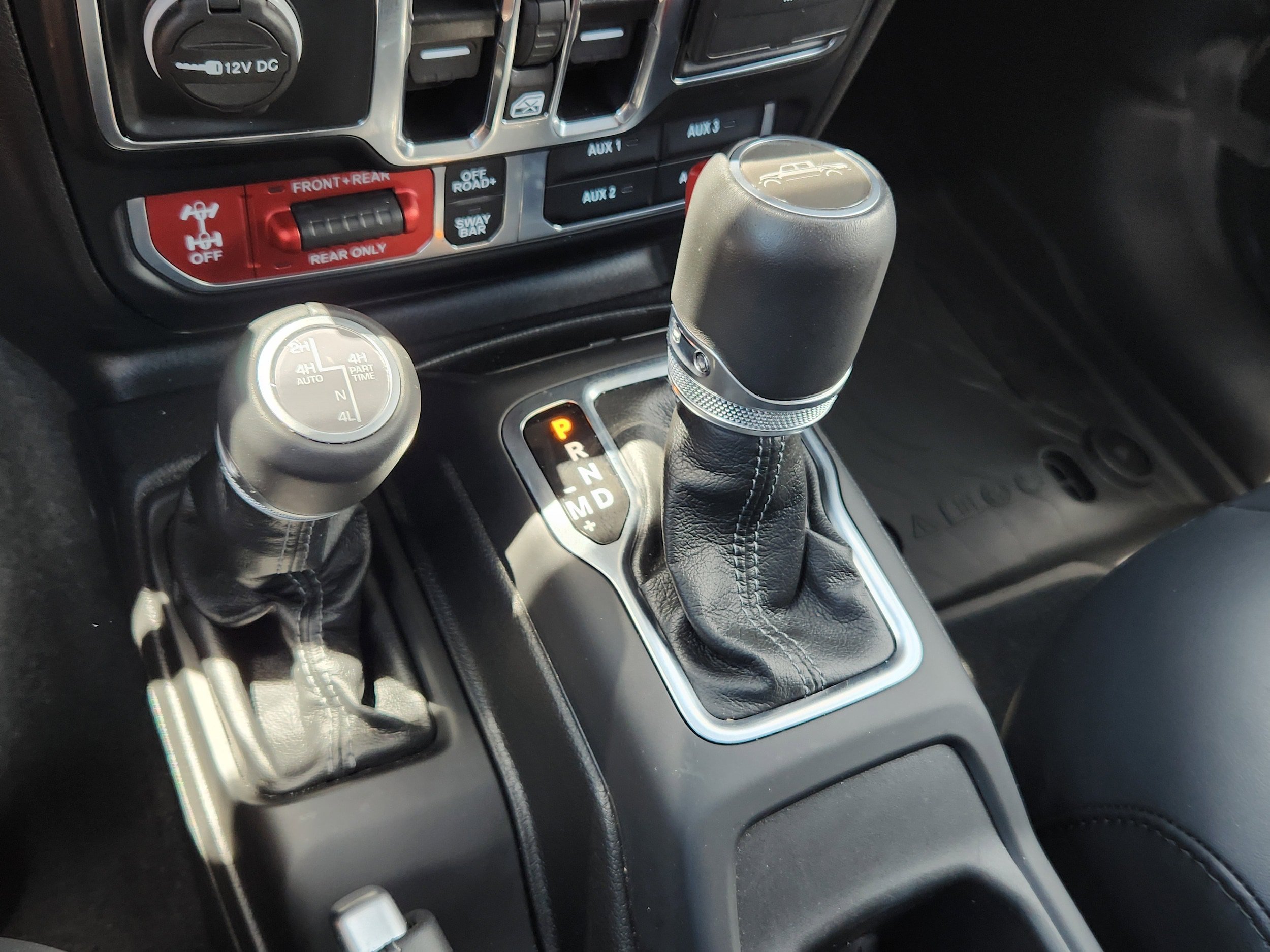 Used 2024 Jeep Gladiator Rubicon AWD/4WD image 22
