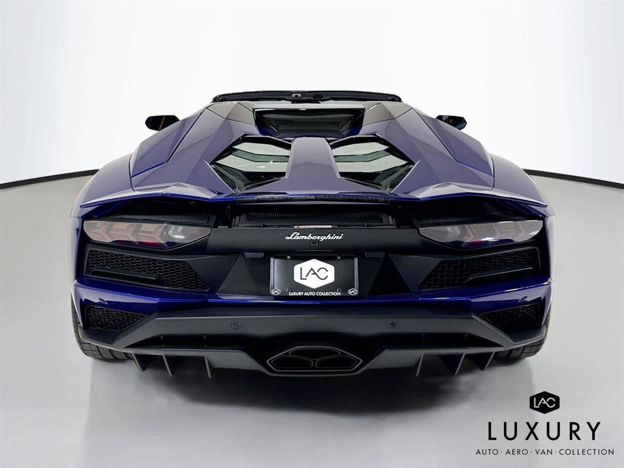 Used 2019 Lamborghini Aventador S AWD/4WD image 6