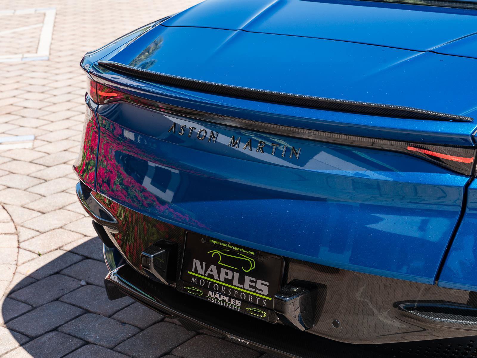 Used 2022 Aston Martin DBS Superleggera Volante image 7