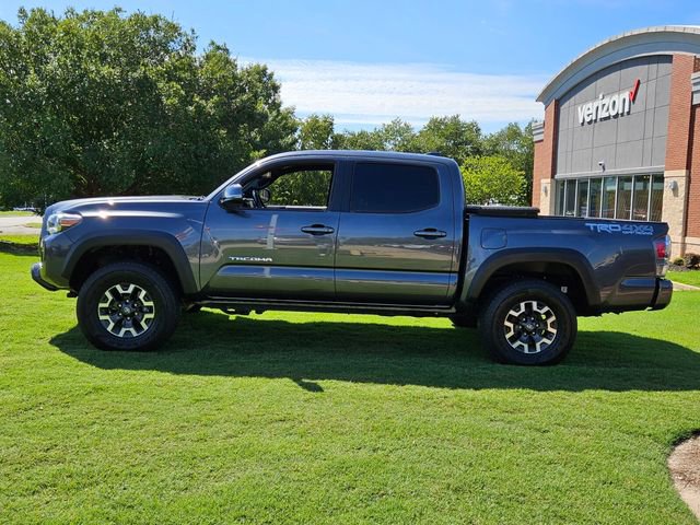 Used 2020 Toyota Tacoma TRD Off-Road w/ Technology Package image 4