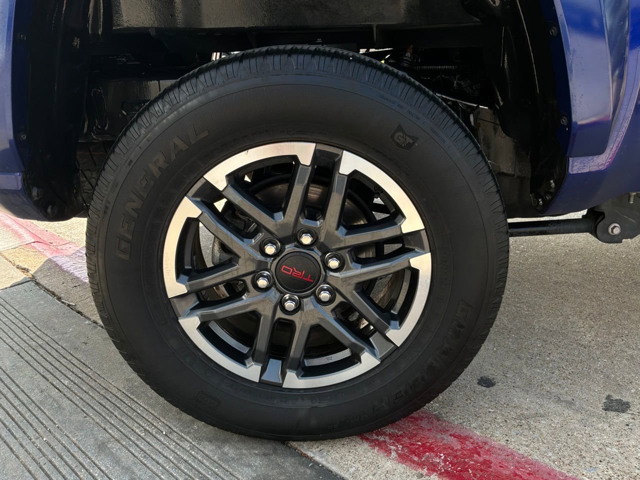 Used 2024 Toyota Tacoma TRD Sport image 8