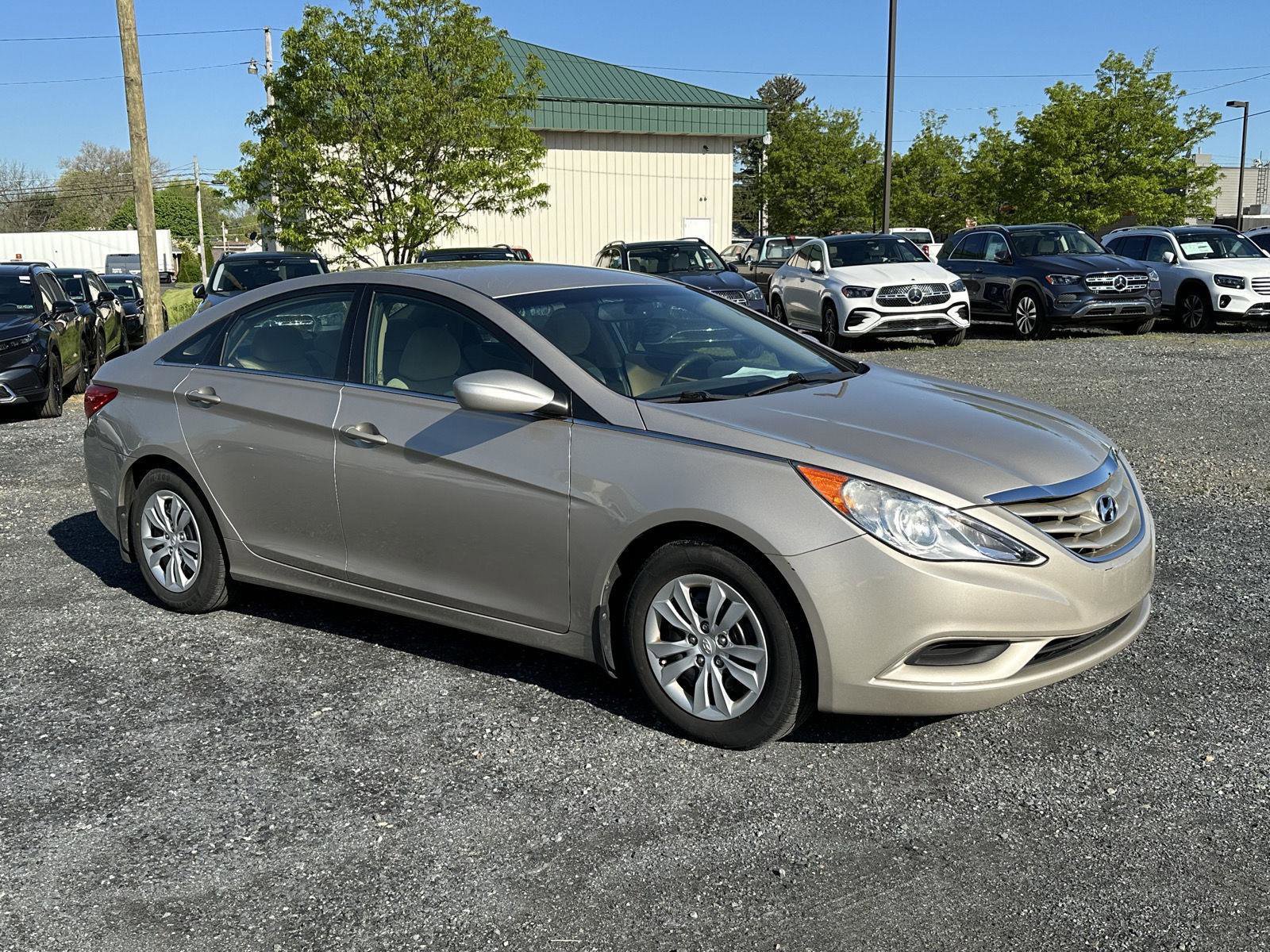 Used 2011 Hyundai Sonata GLS FWD image 2