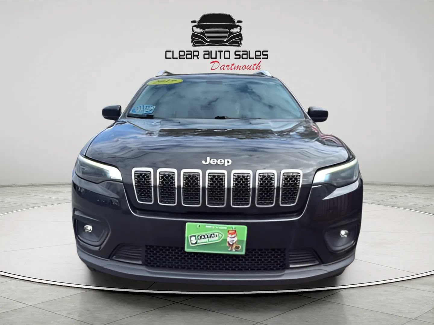 Used 2019 Jeep Cherokee Latitude Plus AWD/4WD image 2