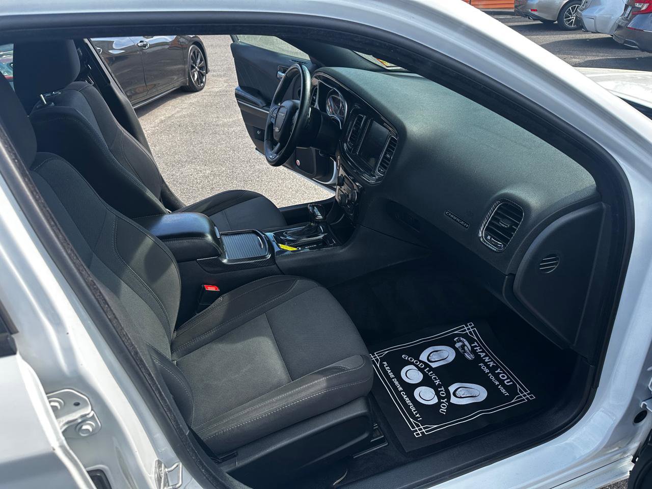 Used 2015 Dodge Charger R/T w/ Wheels & Tunes Group RWD image 18