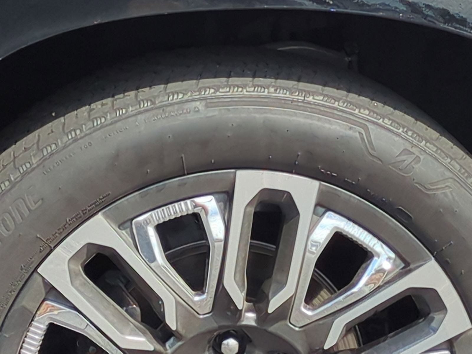 Used 2023 GMC Yukon Denali Ultimate AWD/4WD image 11