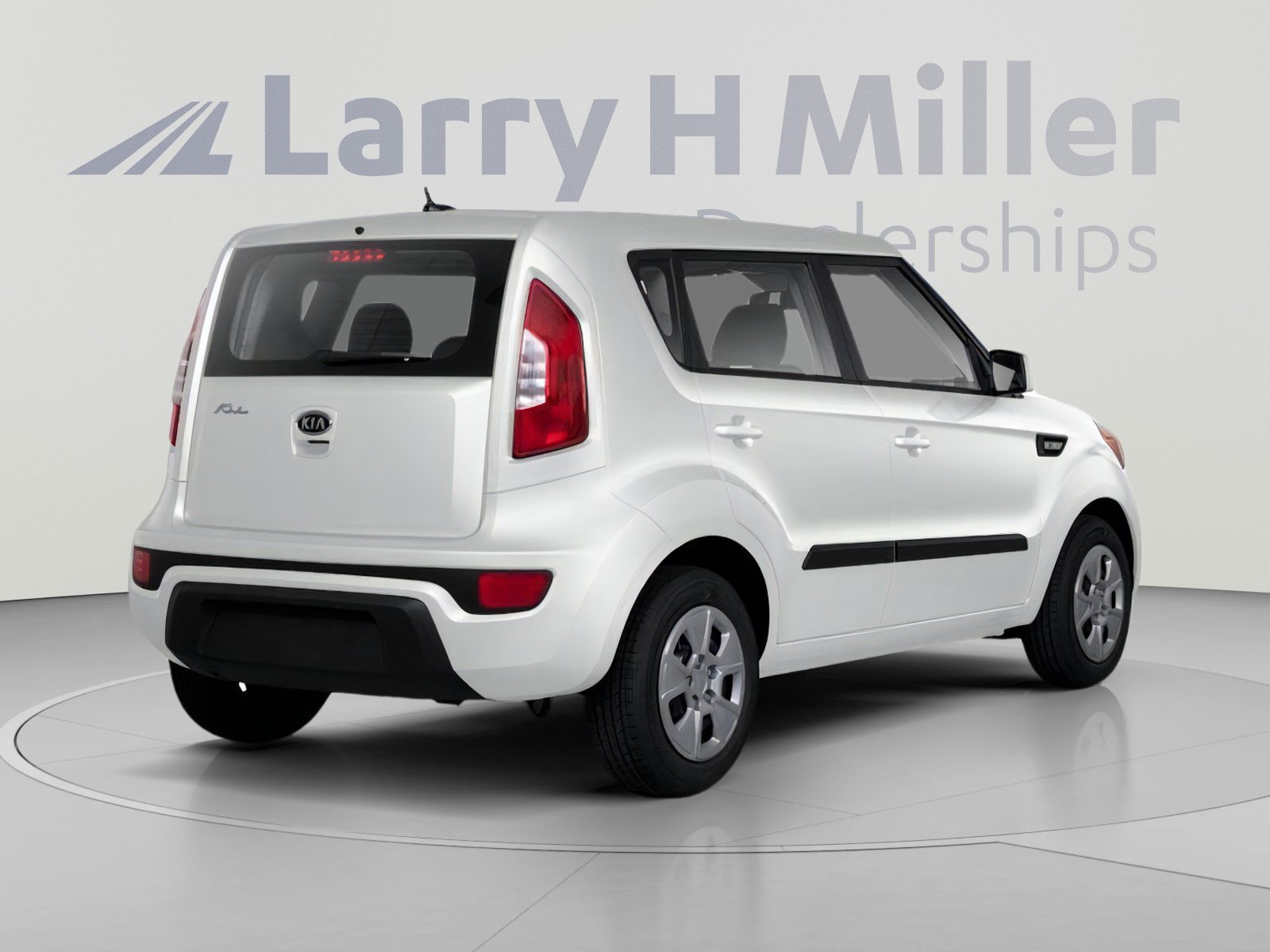 Used 2013 Kia Soul + w/ Audio Pkg FWD image 2