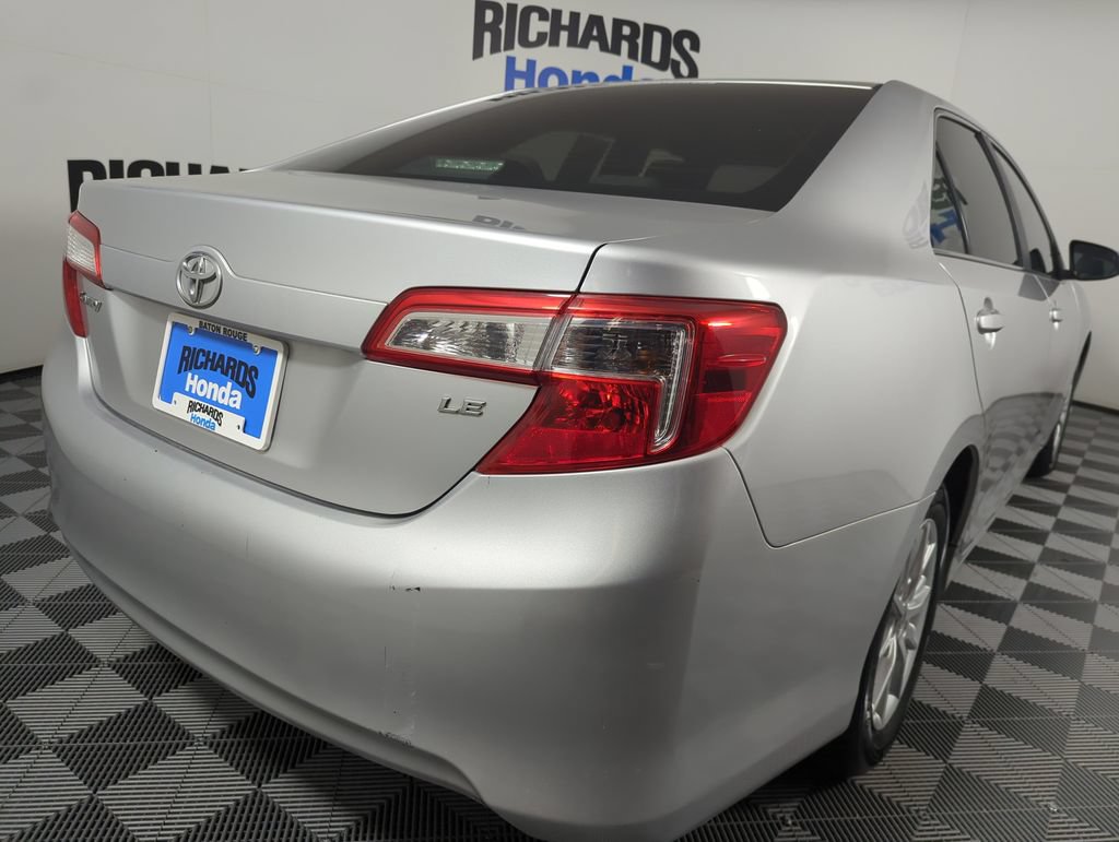 Used 2012 Toyota Camry LE FWD image 5
