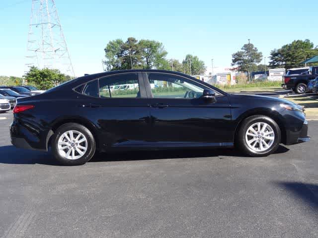 Used 2025 Toyota Camry LE FWD image 4