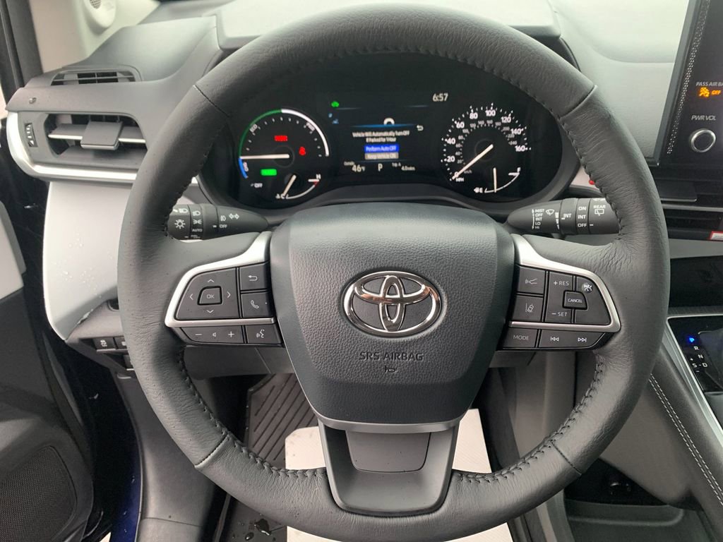New 2026 Toyota Sienna XLE image 27
