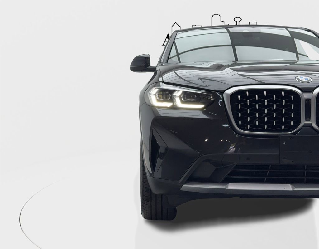 Used 2025 BMW X4 xDrive30i image 4
