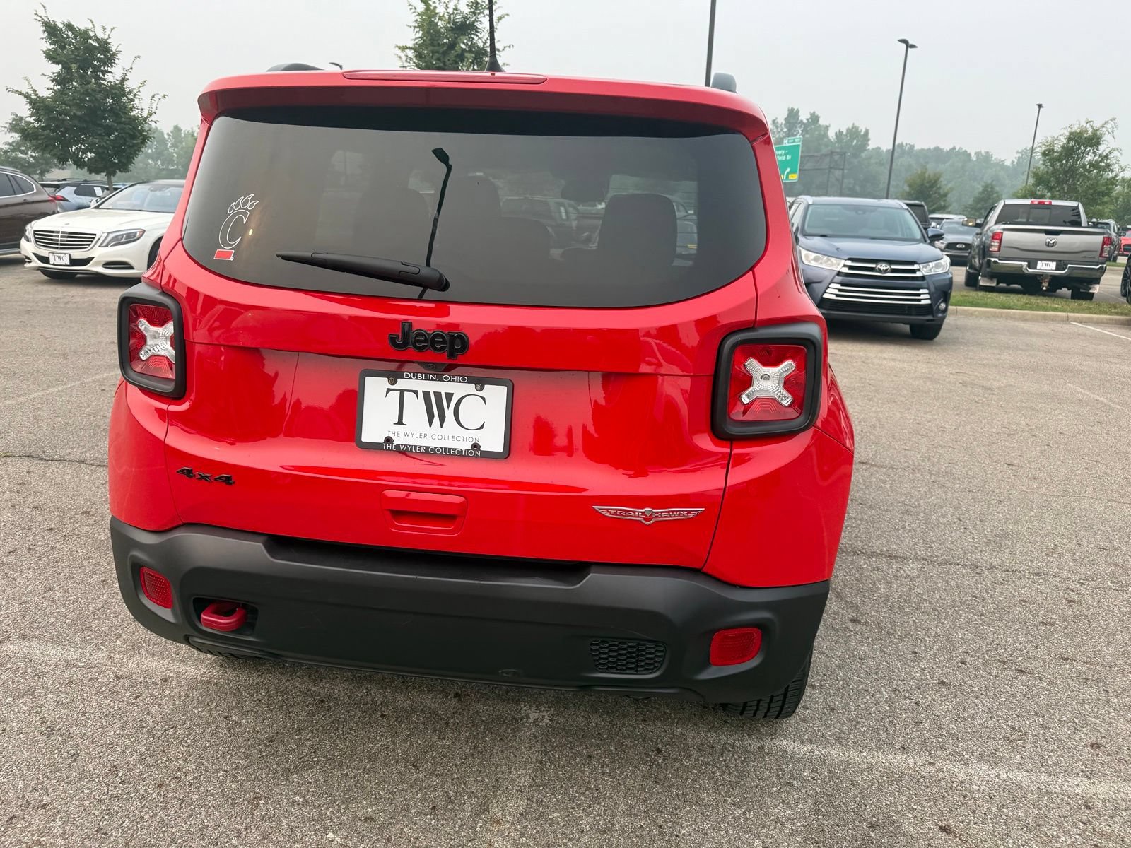 Used 2023 Jeep Renegade Trailhawk w/ Trailhawk Elite Group AWD/4WD image 6