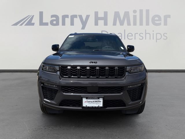 New 2026 Jeep Grand Cherokee L Limited w/ Limited Altitude Package AWD/4WD image 8