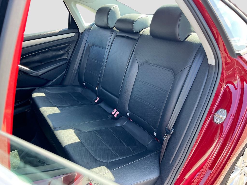 Used 2015 Volkswagen Passat 1.8T Wolfsburg Edition image 22