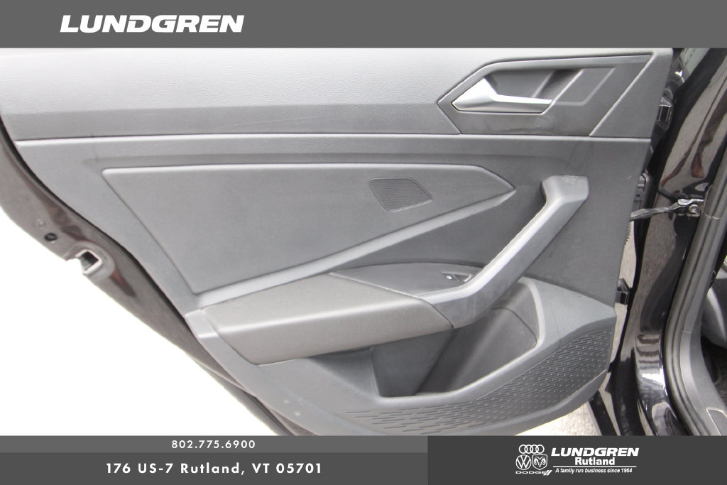 Used 2024 Volkswagen Jetta SE FWD image 12