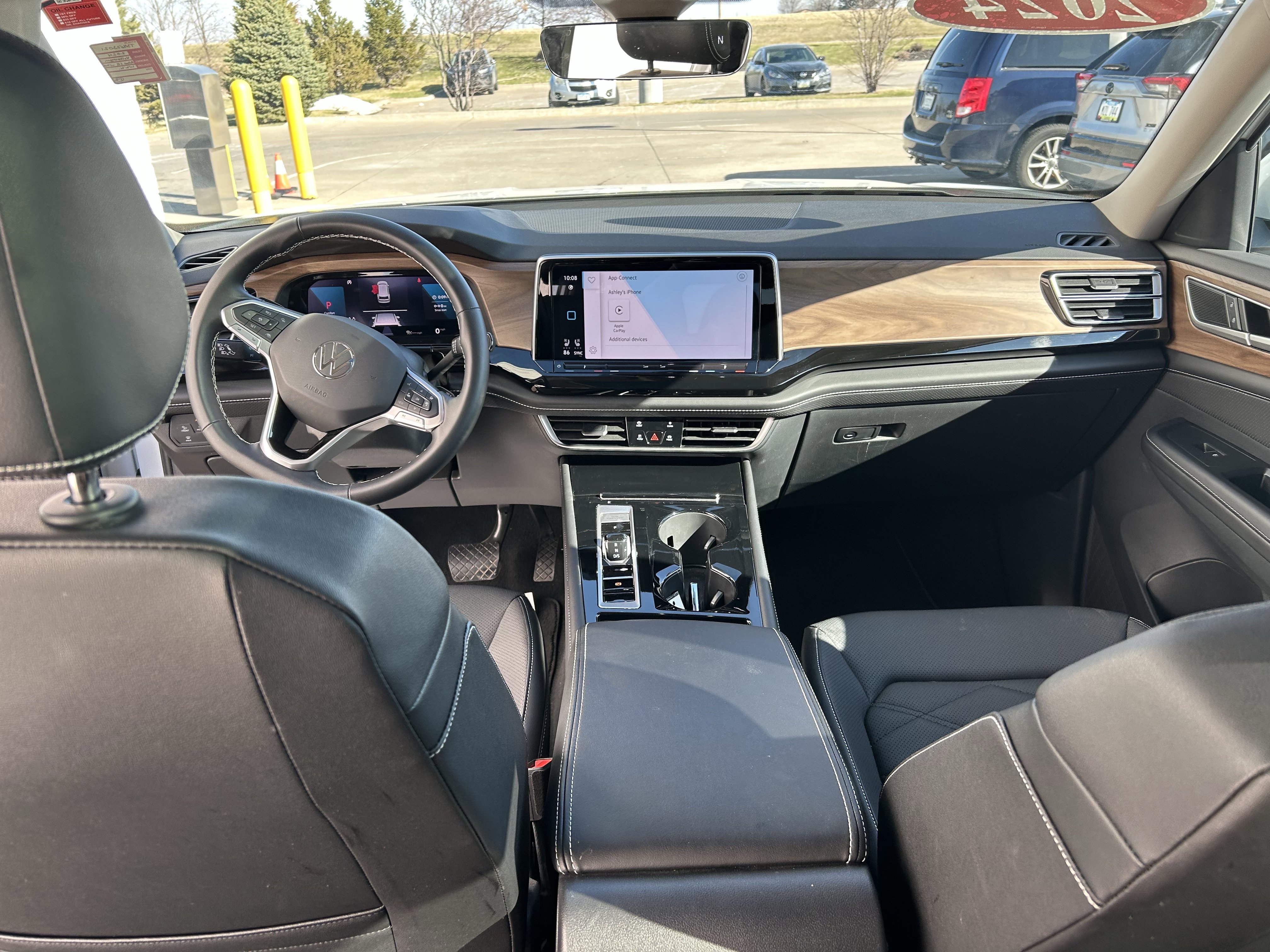 Used 2024 Volkswagen Atlas SE w/ Panoramic Sunroof Package image 21