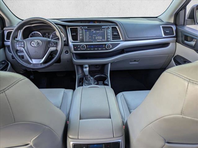 Used 2015 Toyota Highlander XLE image 18