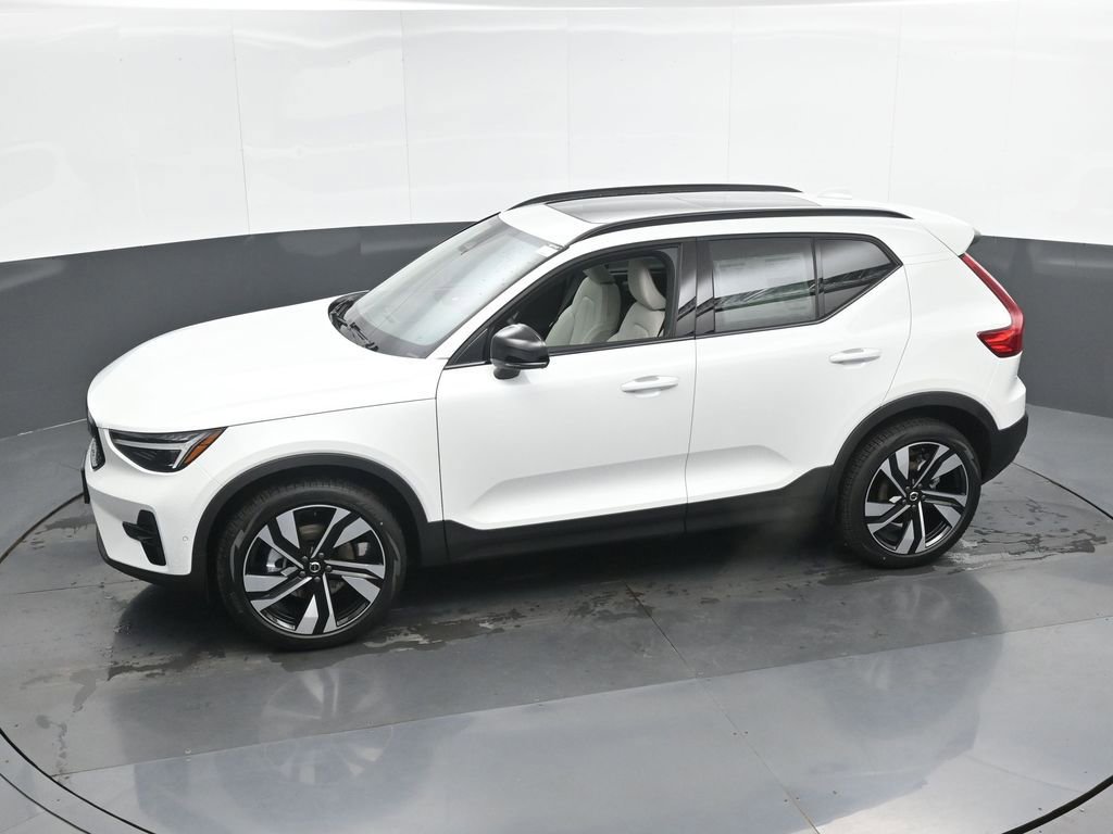 New 2026 Volvo XC40 B5 Ultra w/ Climate Package AWD/4WD image 36
