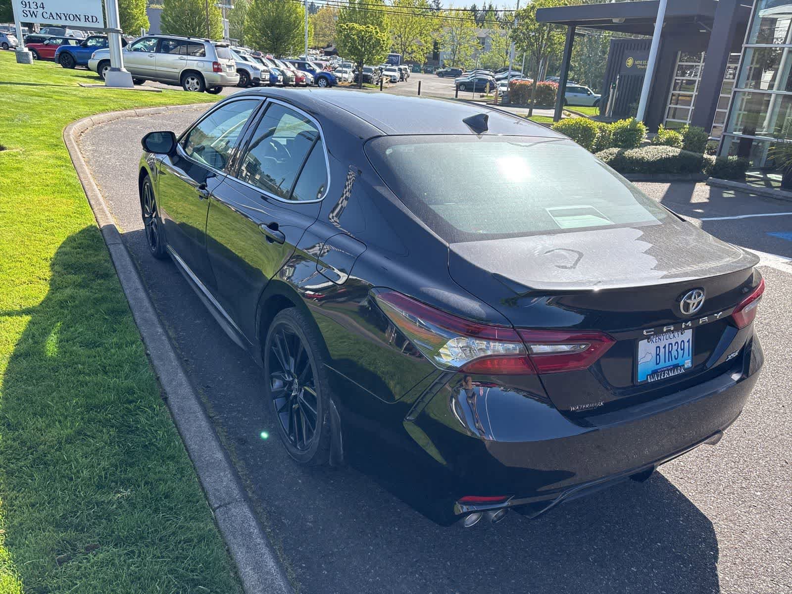 Used 2022 Toyota Camry XSE FWD image 8